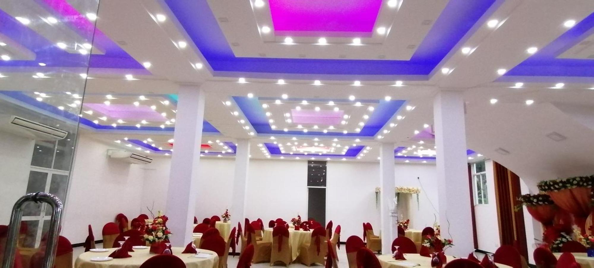 Avanya Hotel And Reception Hall Angunakolapelessa Zewnętrze zdjęcie