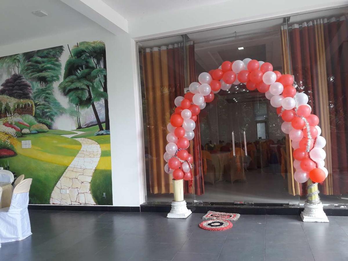 Avanya Hotel And Reception Hall Angunakolapelessa Zewnętrze zdjęcie