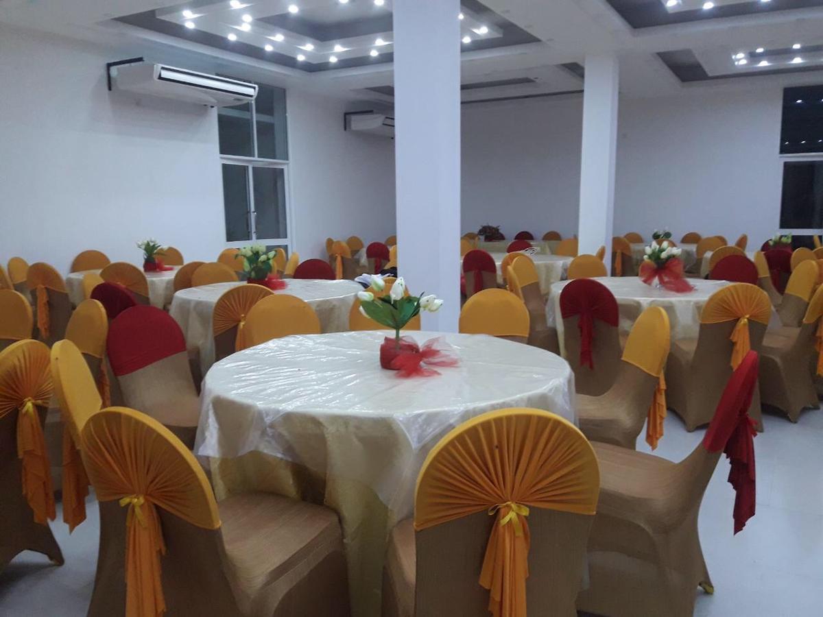 Avanya Hotel And Reception Hall Angunakolapelessa Zewnętrze zdjęcie